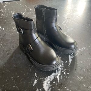 Girls Harness Strap Buckle Boot - size 3 NWT